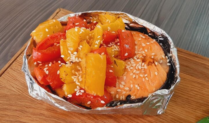 Стейк форели запеченный с овощами 350 гр